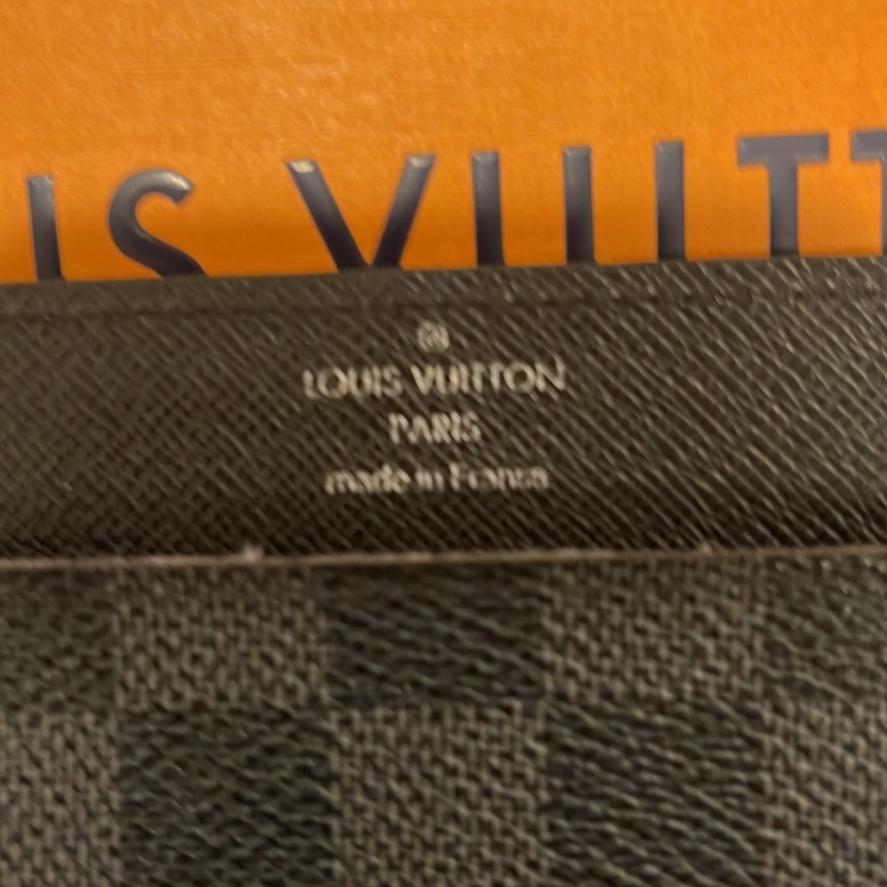 Authentic Louis Vuitton Wallet card holder - Picture 5 of 10